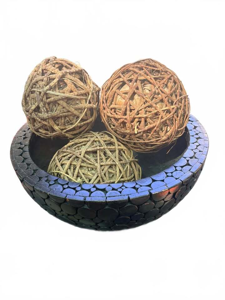 Decorative Black Log Slice Bowl with Three Natural Rattan Balls
