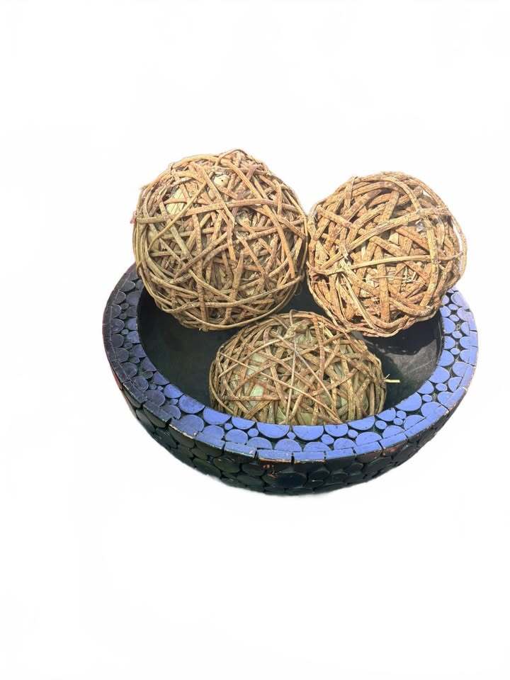 Decorative Black Log Slice Bowl with Three Natural Rattan Balls