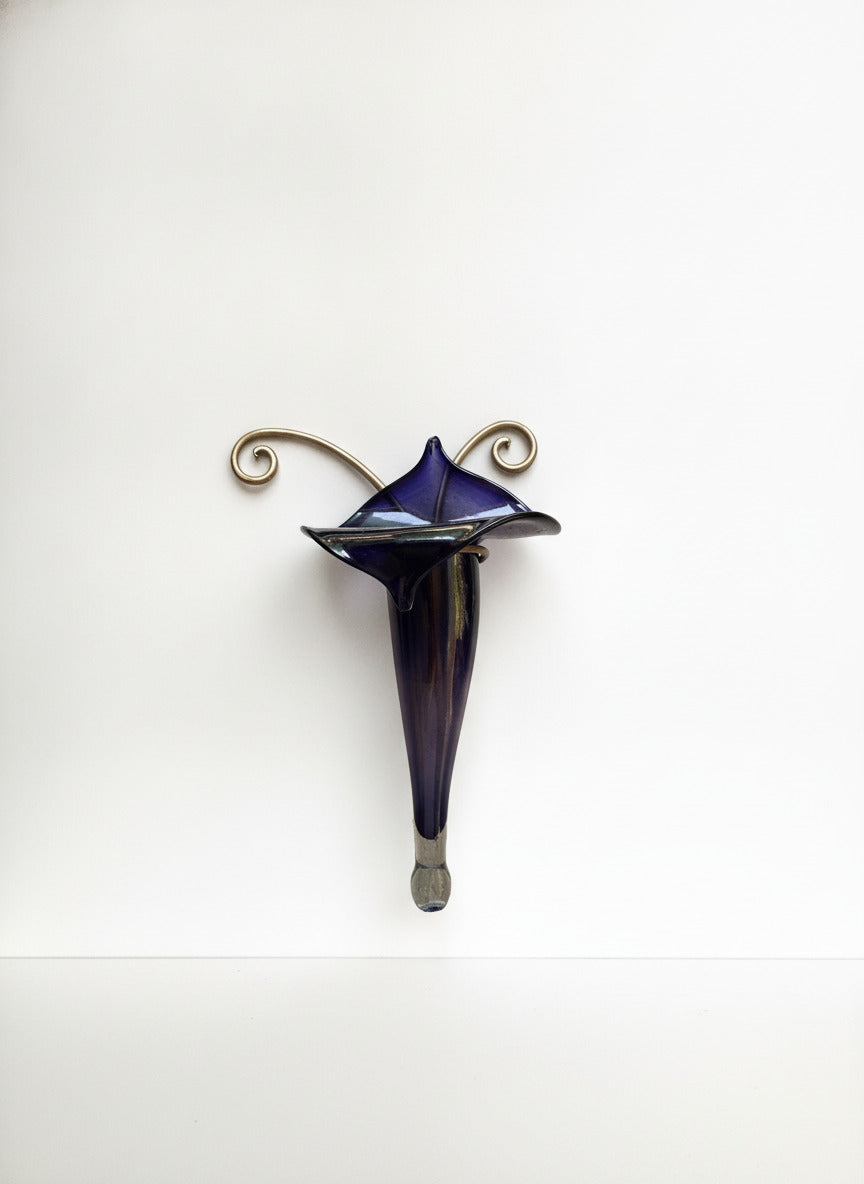Indigo Jack in Pulpit Art Glass Calla Lily Vase with Hanger