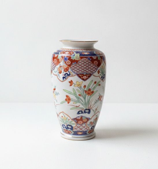 Wakayama Japanese Porcelain Floral Vase with Traditional Pattern